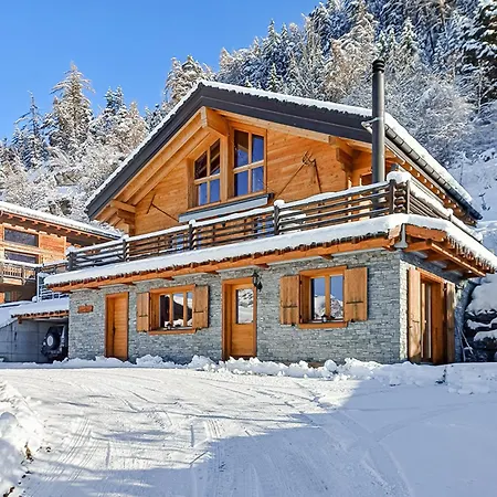 Im Aeschlimann Apartment *