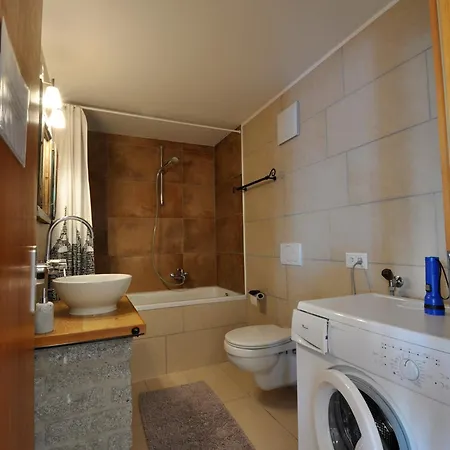 Im Aeschlimann Apartment *